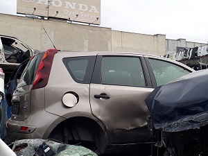 2007 MODEL NİSSAN NOTE ÇIKMA KAPI CAMI